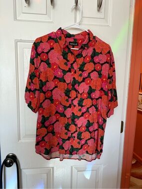 Mixed Floral Button-Down Short Sleeve Top in Pink & Red